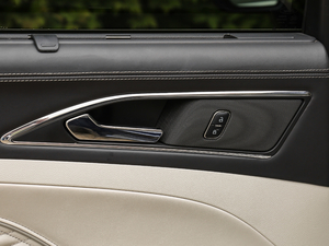 2018EcoBoost 245 LTD V g