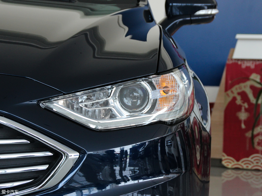 2018ɵϚW EcoBoost 180 r