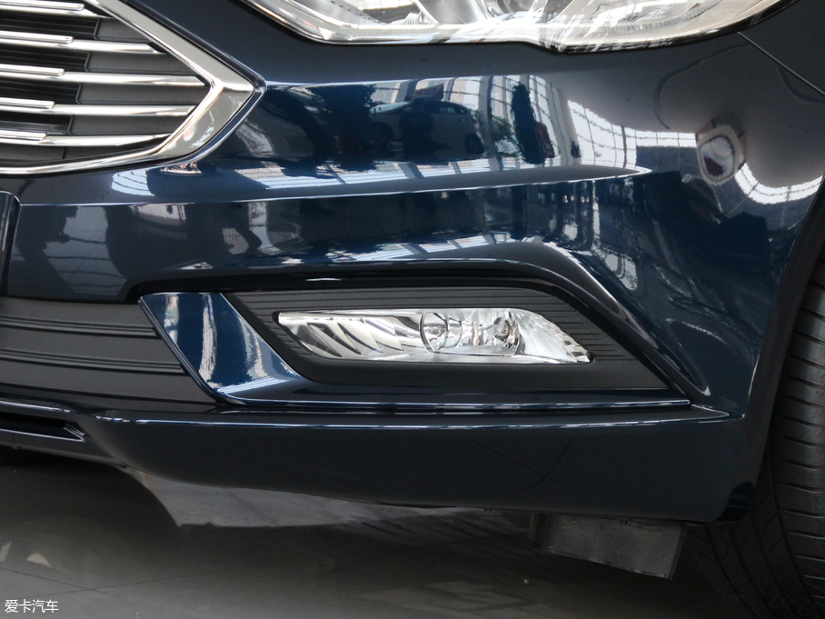 2018ɵϚW EcoBoost 180 r