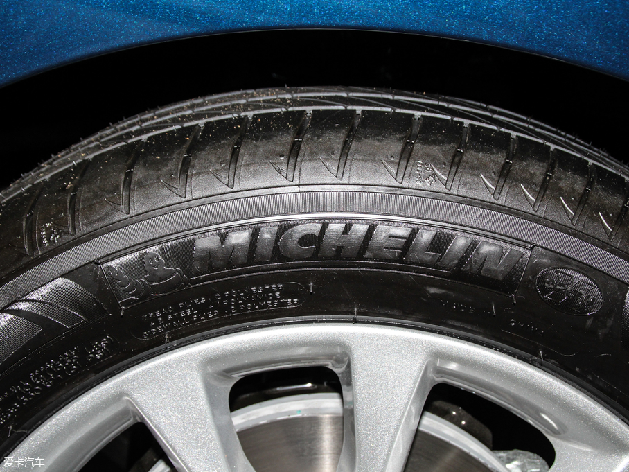 2018ɵϚW EcoBoost 180 r