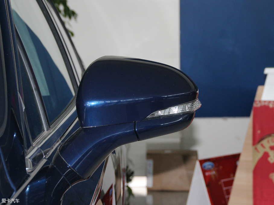 2018ɵϚW EcoBoost 180 r