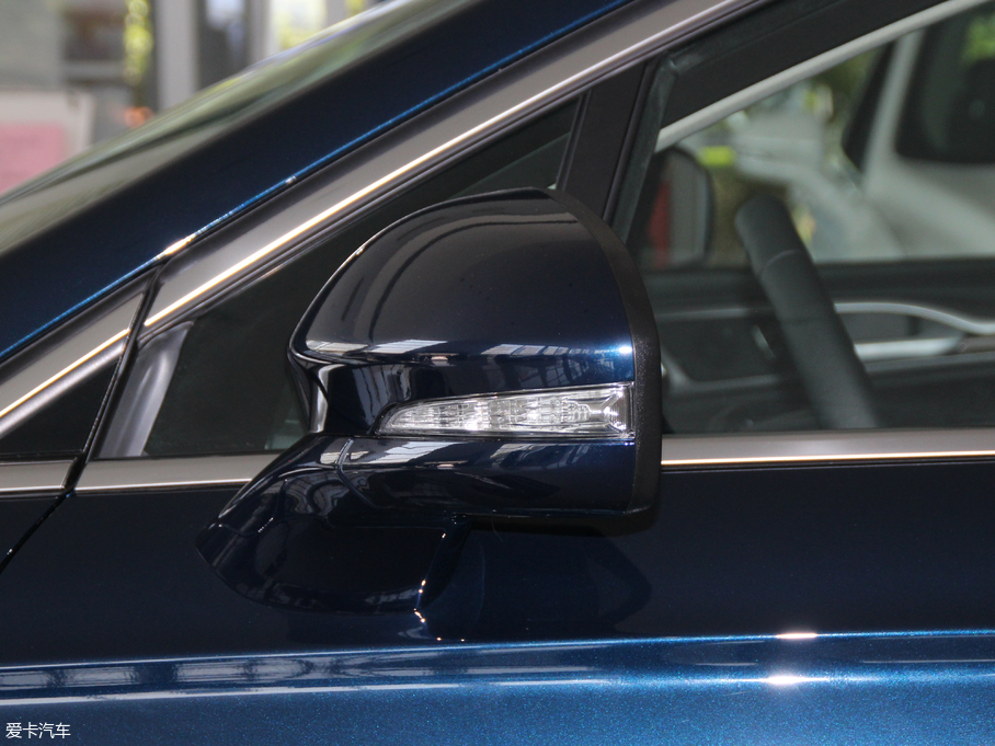 2018ɵϚW EcoBoost 180 r(sh)