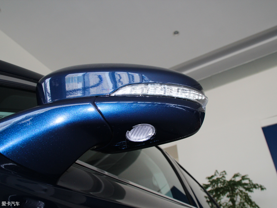 2018ɵϚW EcoBoost 180 r