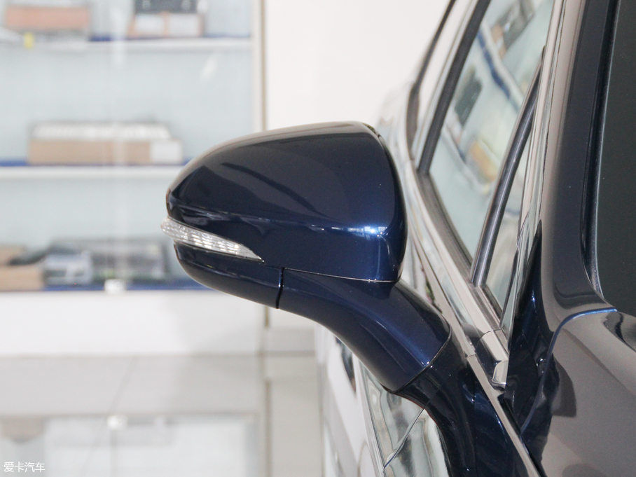 2018ɵϚW EcoBoost 180 r