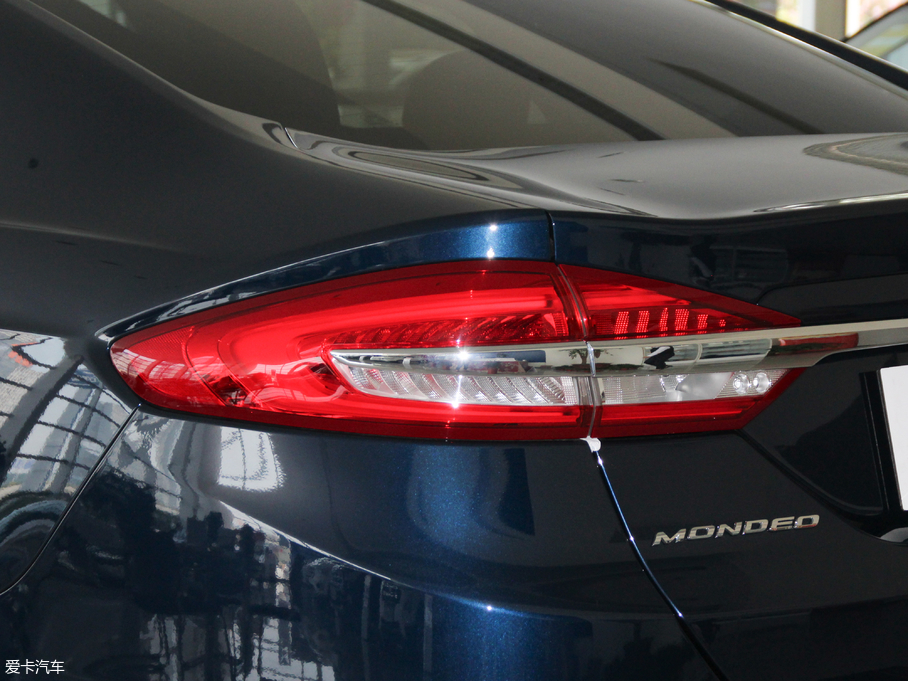 2018ɵϚW EcoBoost 180 r