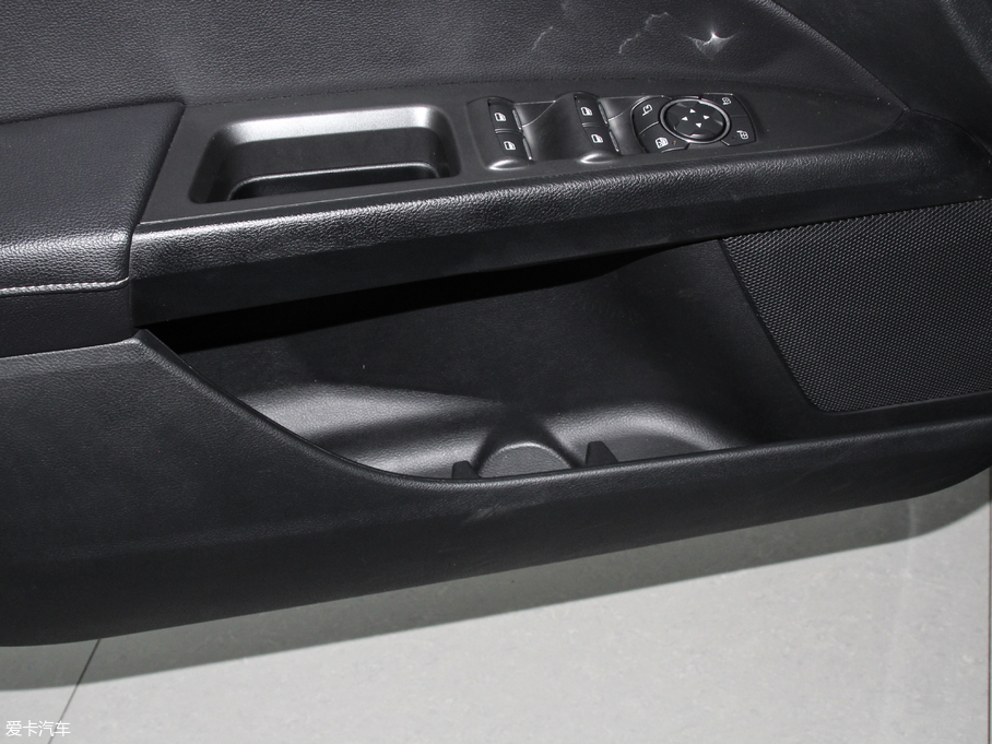 2018ɵϚW EcoBoost 180 r