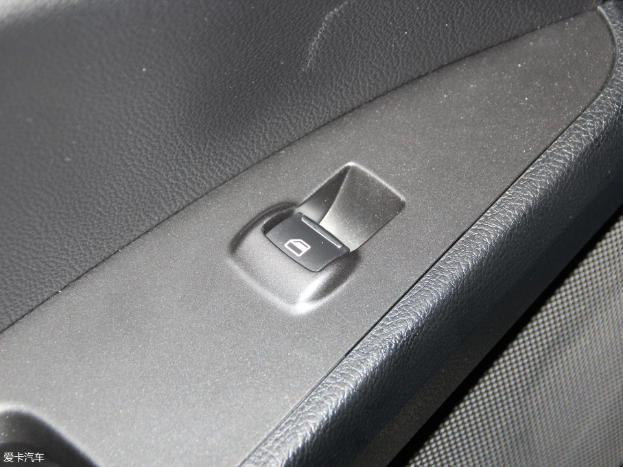 2018ɵϚW EcoBoost 180 r