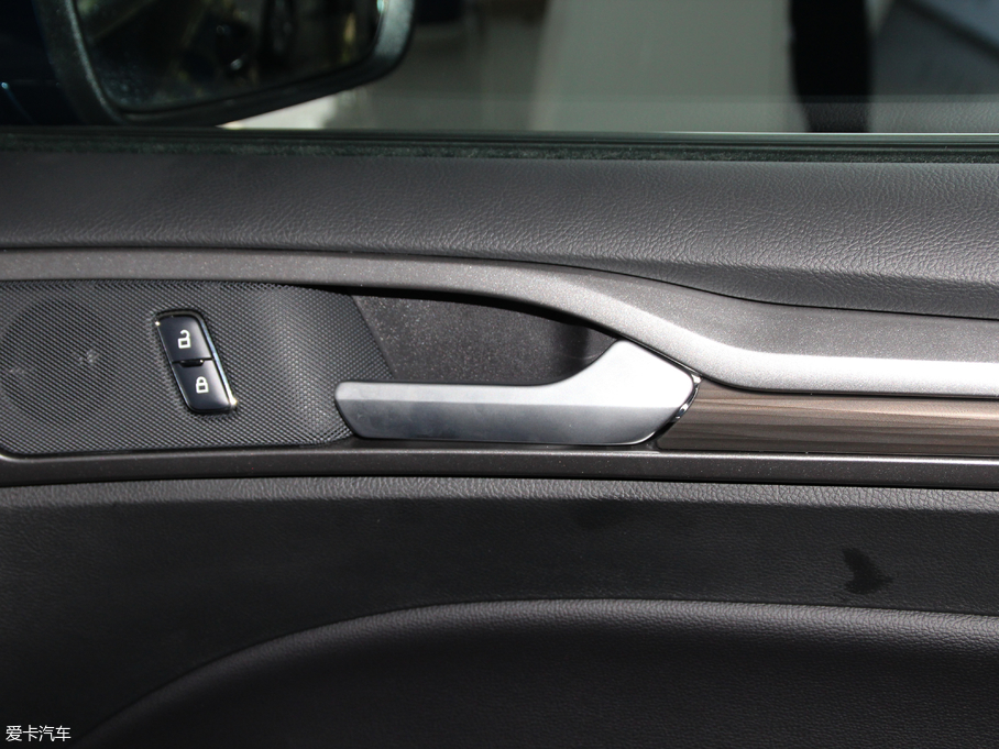 2018ɵϚW EcoBoost 180 r