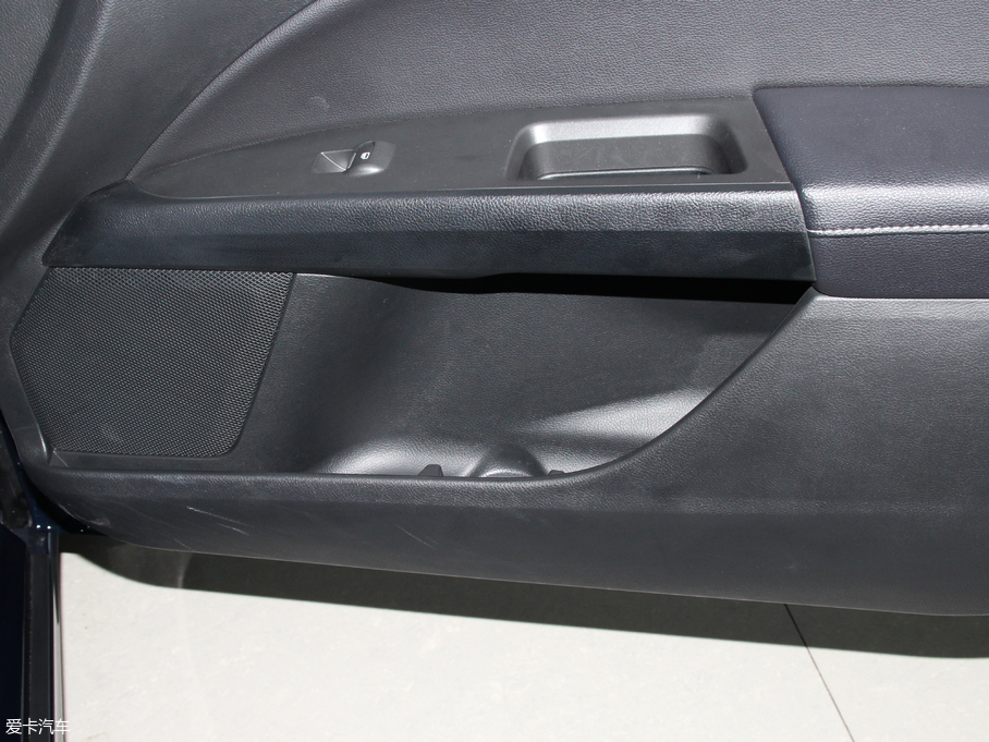 2018ɵϚW EcoBoost 180 r(sh)