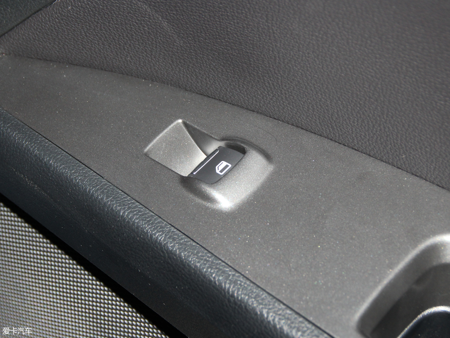 2018ɵϚW EcoBoost 180 r