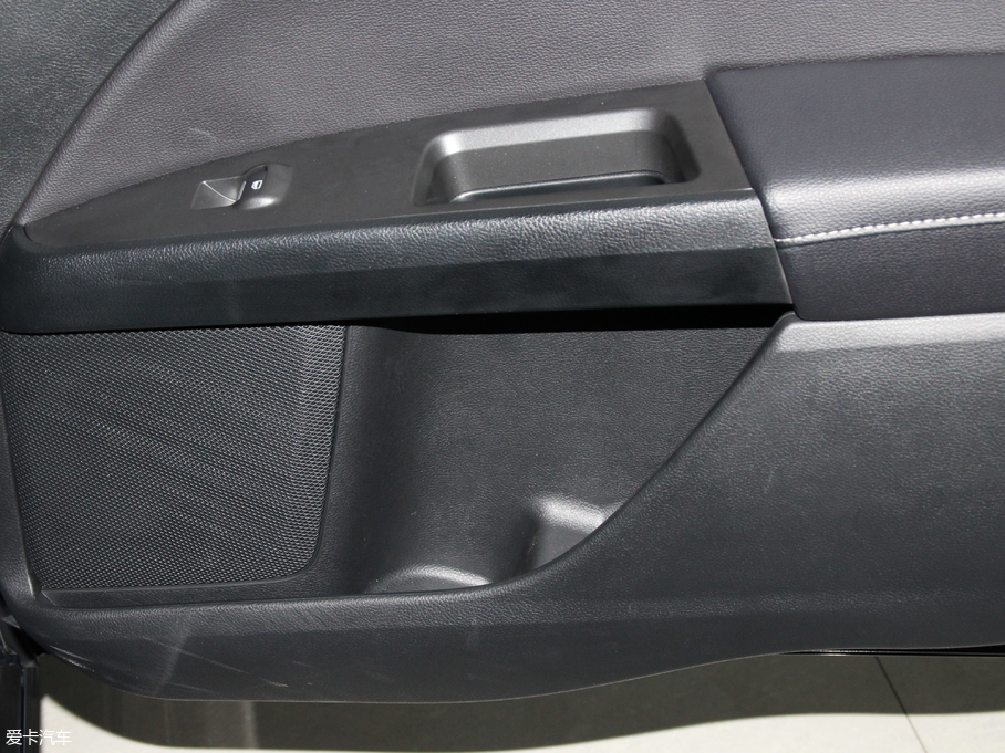 2018ɵϚW EcoBoost 180 r