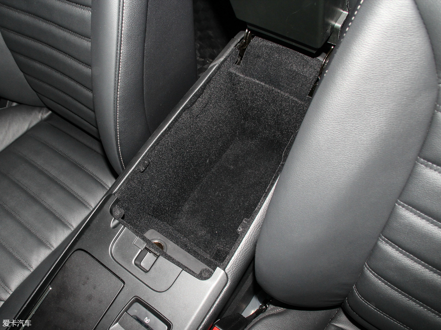 2018ɵϚW EcoBoost 180 r