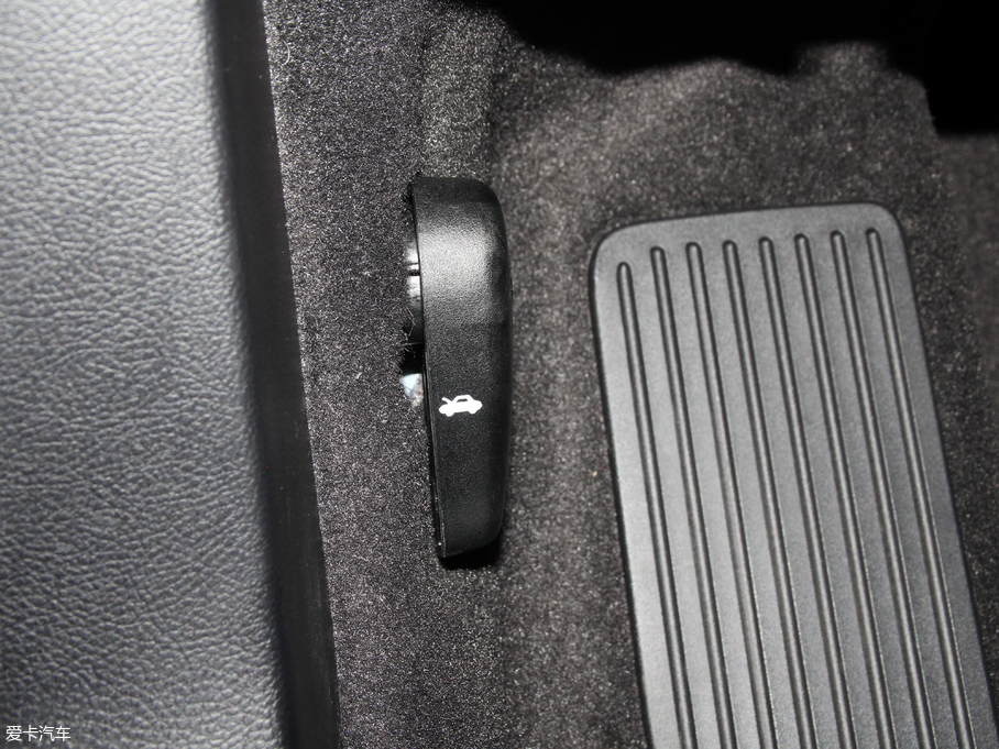 2018ɵϚW EcoBoost 180 r