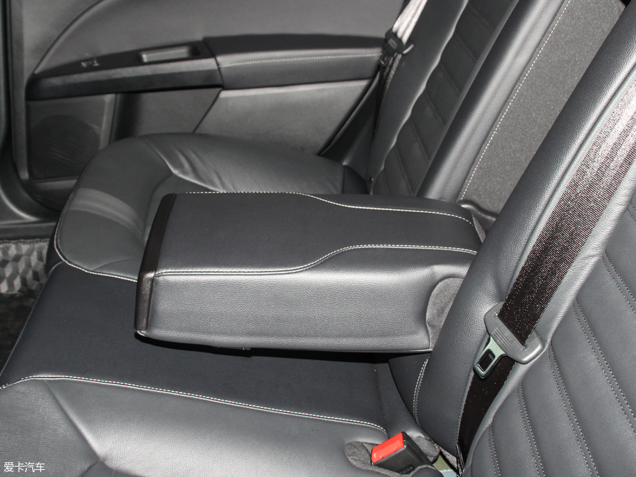 2018ɵϚW EcoBoost 180 r