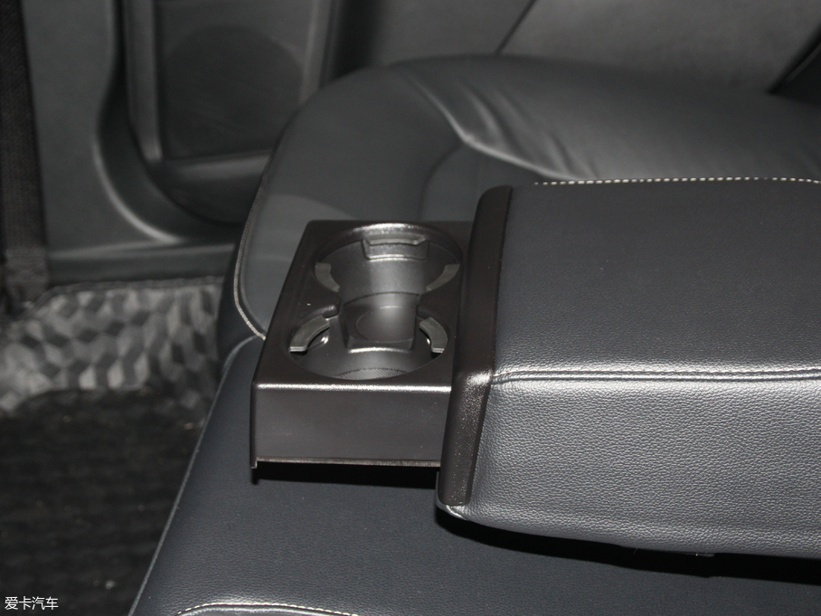 2018ɵϚW EcoBoost 180 r