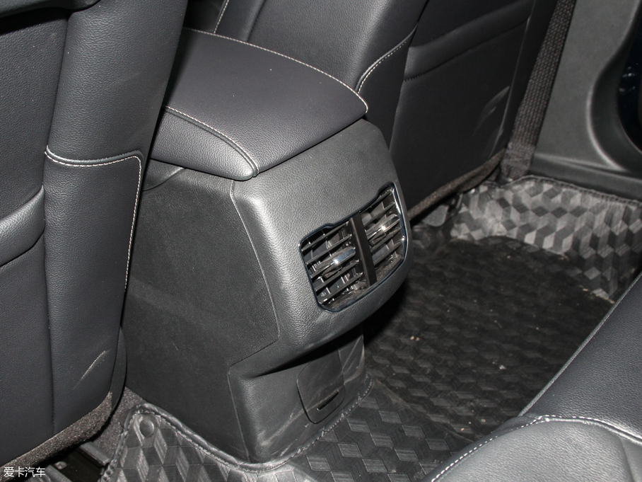 2018ɵϚW EcoBoost 180 r