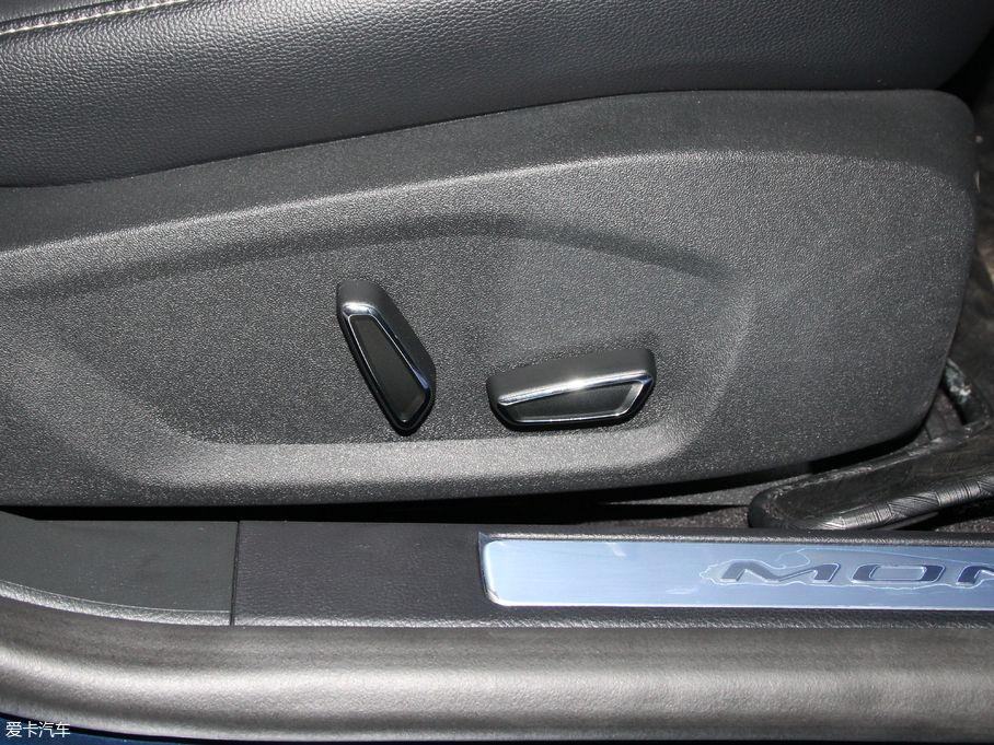 2018ɵϚW EcoBoost 180 r