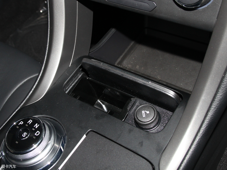 2018ɵϚW EcoBoost 180 r