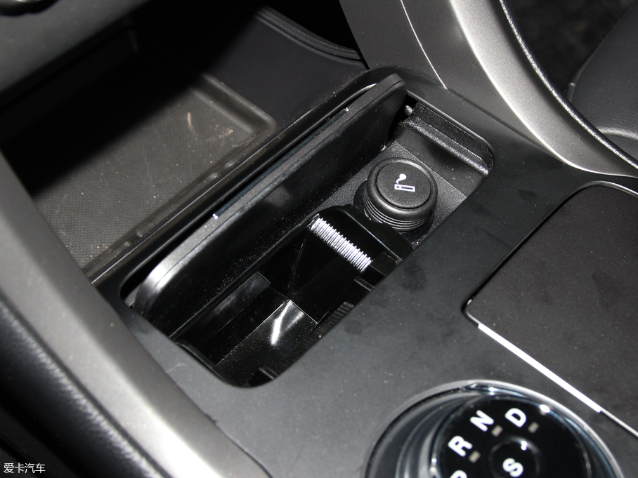 2018ɵϚW EcoBoost 180 r