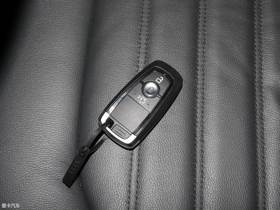 2018ɵϚW EcoBoost 180 r