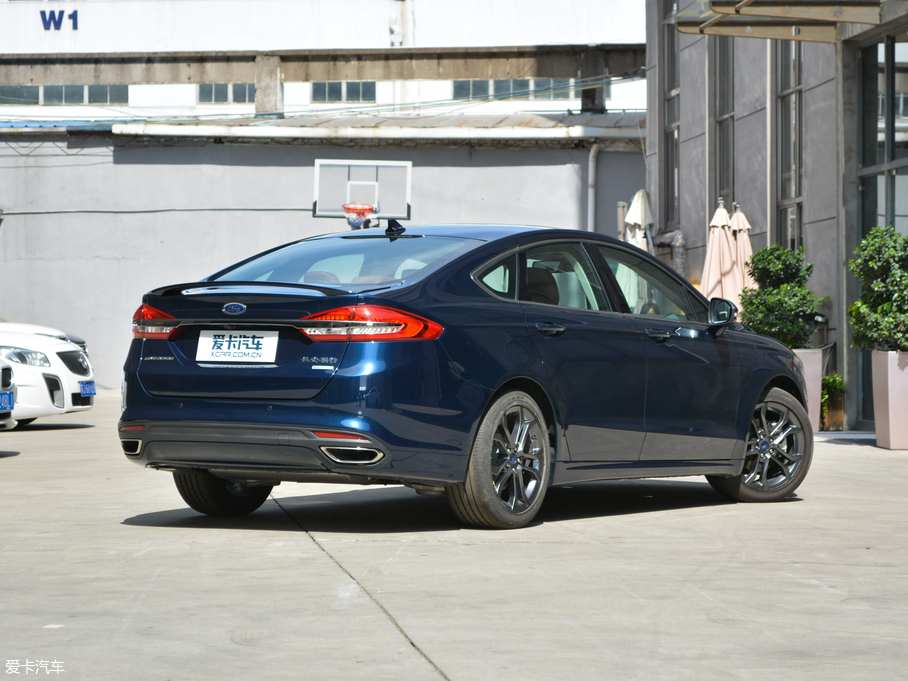 2018ɵϚW EcoBoost 200 Cognac؄e