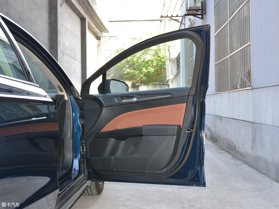 2018ɵϚW EcoBoost 200 Cognac؄e