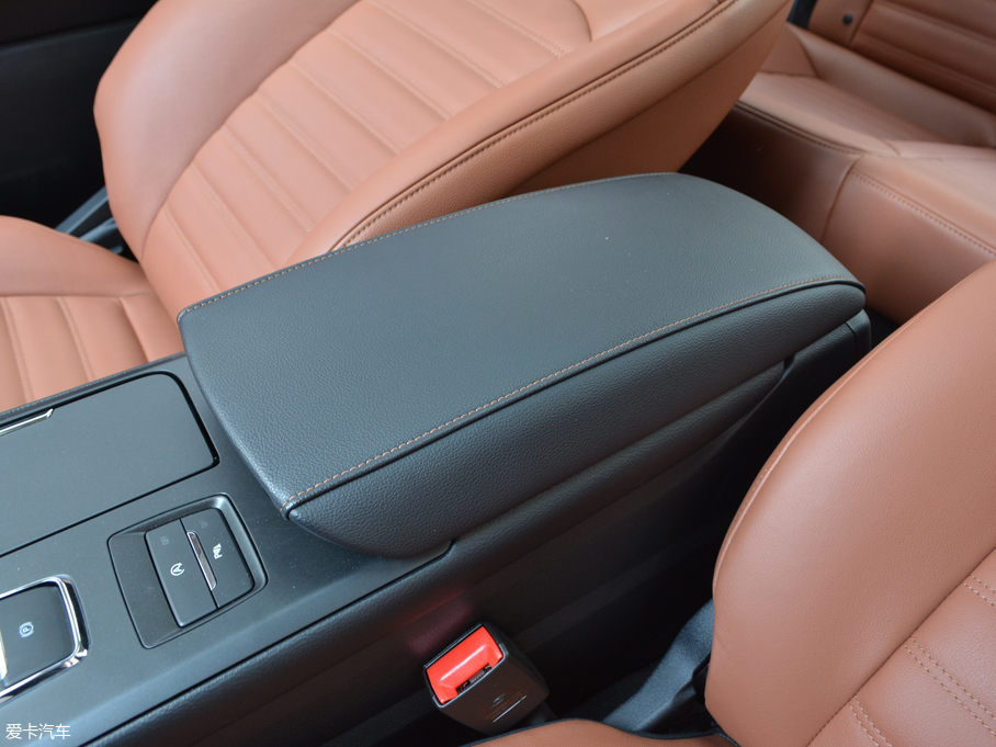 2018ɵϚW EcoBoost 200 Cognac؄e