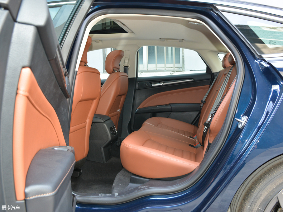 2018ɵϚW EcoBoost 200 Cognac؄e