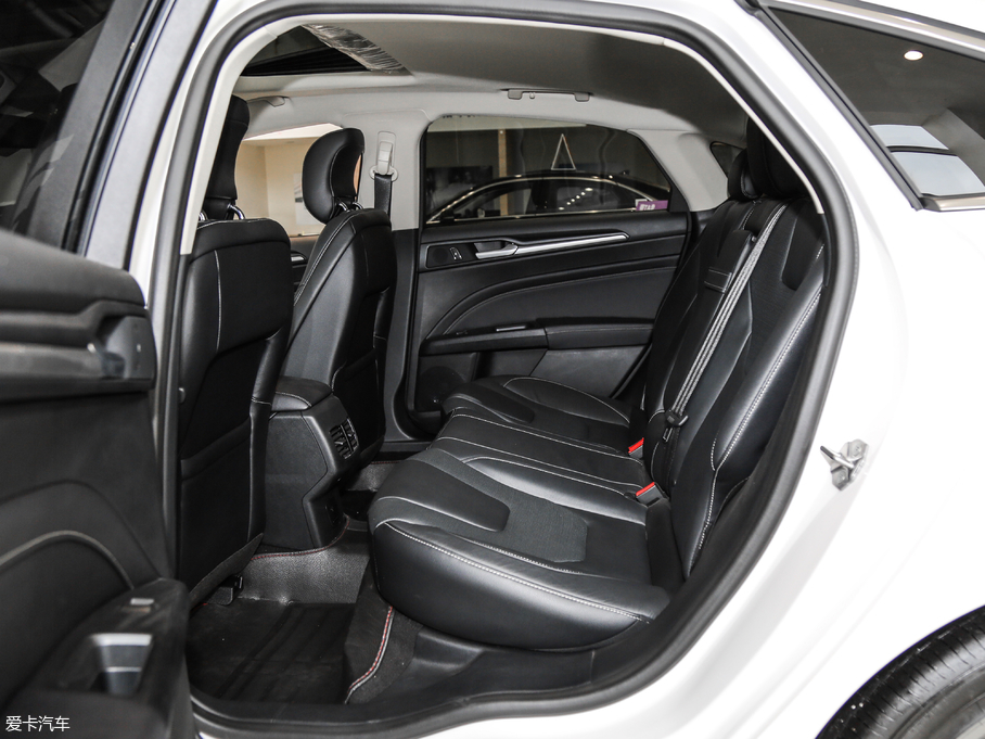 2018ɵϚW EcoBoost 245 Ş