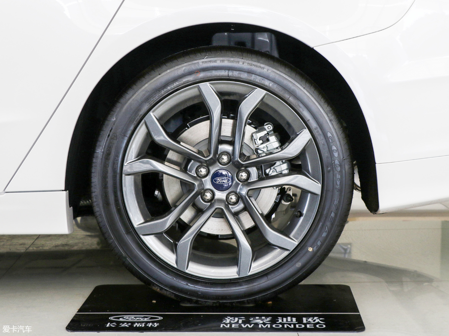 2018ɵϚW EcoBoost 200 Cognac؄e