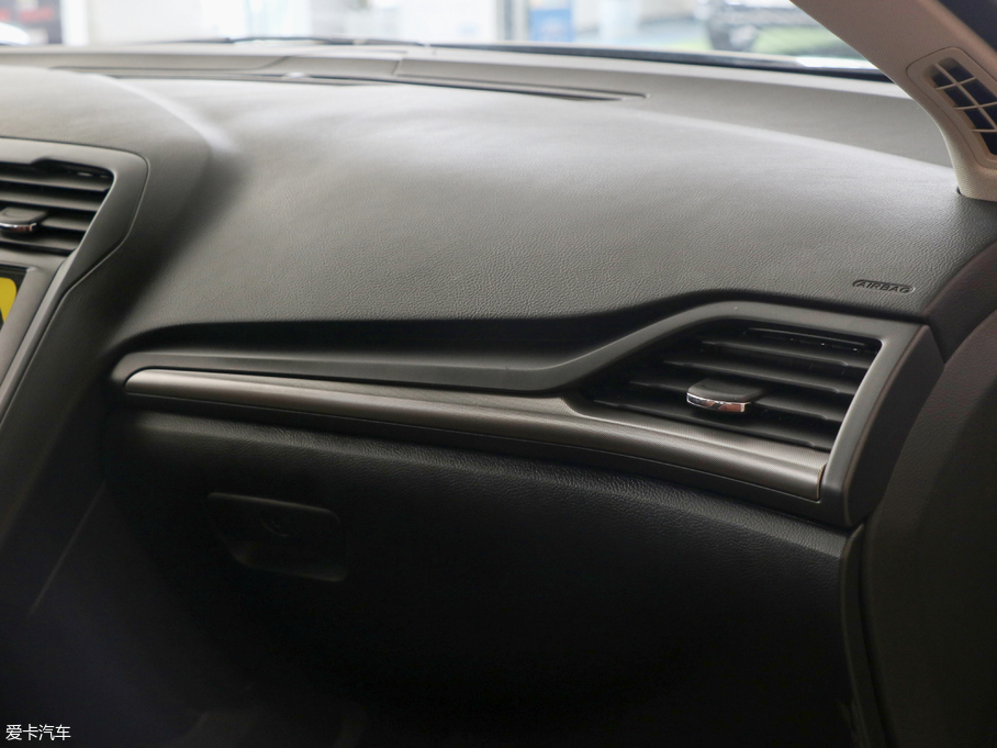 2018ɵϚW EcoBoost 200 Cognac؄e