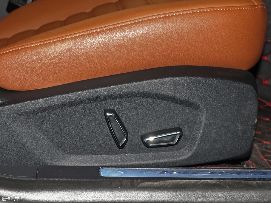 2018ɵϚW EcoBoost 200 Cognac؄e