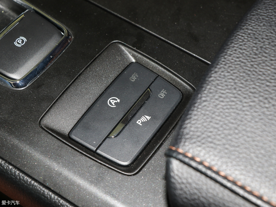 2018ɵϚW EcoBoost 200 Cognac؄e