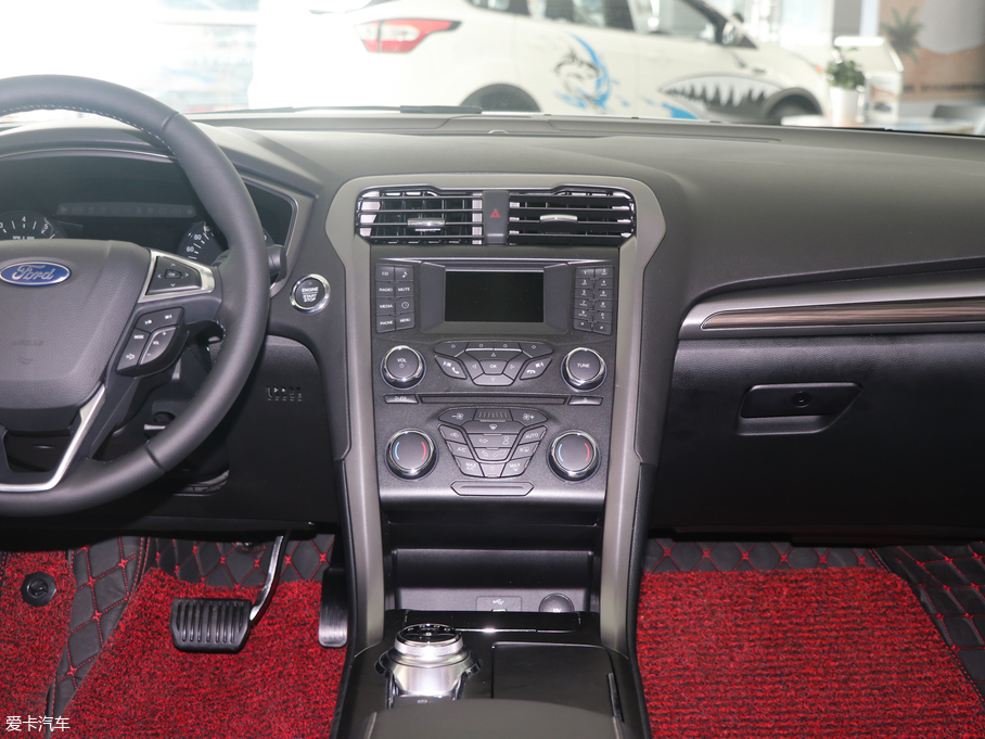 2018ɵϚW EcoBoost 180 r