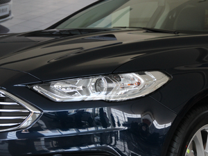 2018EcoBoost 180 r(sh) (x)(ji)^