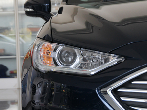 2018EcoBoost 180 r(sh) (x)(ji)^