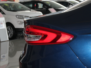 2018EcoBoost 180 r ^