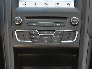 2018EcoBoost 200 Cognac؄e {(dio){(dio)(ji)