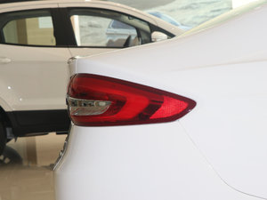 2018EcoBoost 180 r ^