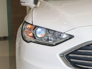 2018EcoBoost 180 r(sh) (x)(ji)^