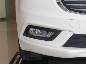 2018EcoBoost 180 r(sh) (x)(ji)^