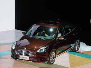 2019EcoBoost 125 Ԅ V w^