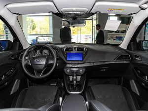 2019款1.5L 自动悦享型 国V 内饰全景