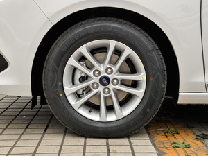 2019款1.5L 自动质享型 国V 轮圈