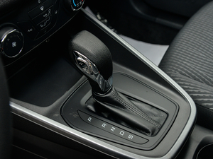 2019款1.5L 自动质享型 国V 换挡杆