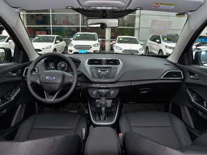 2019款1.5L 自动质享型 国V 内饰全景