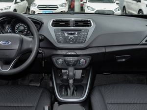 2019款1.5L 自动质享型 国V 中控台