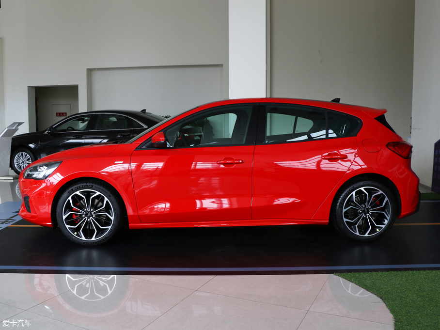 2019˹ Ɏ EcoBoost 180 ԄST Line V