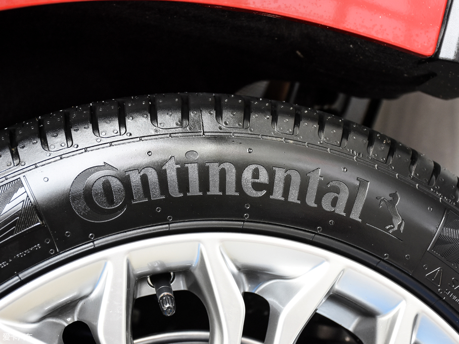 2019���˹ �Ɏ� EcoBoost 180 �Ԅ��hҫ�� ��V