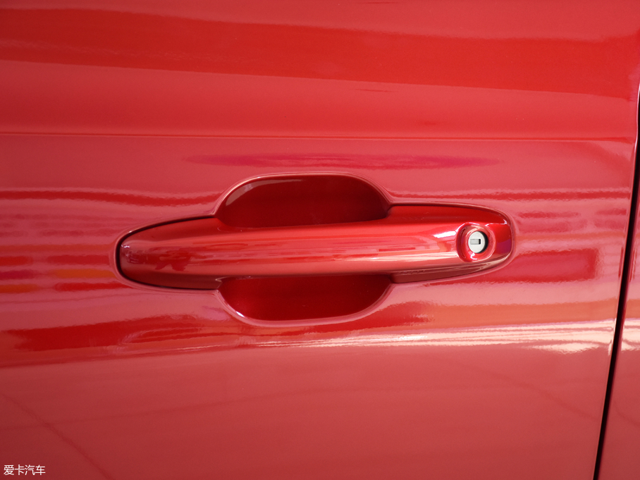 2019���˹ �Ɏ� EcoBoost 180 �Ԅ��hҫ�� ��V